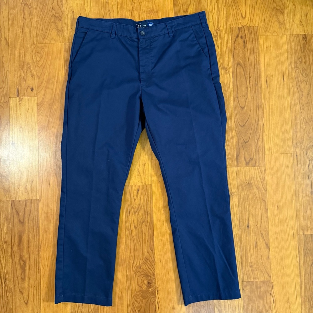 Izod 36x30 Navy Flat Front Straight Leg Stretch Chinos, NWOT